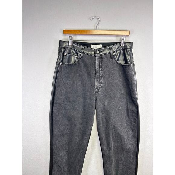 Abercrombie & Fitch 90s relaxed jeans with faux leather back 31 / 12L - Picture 2 of 9